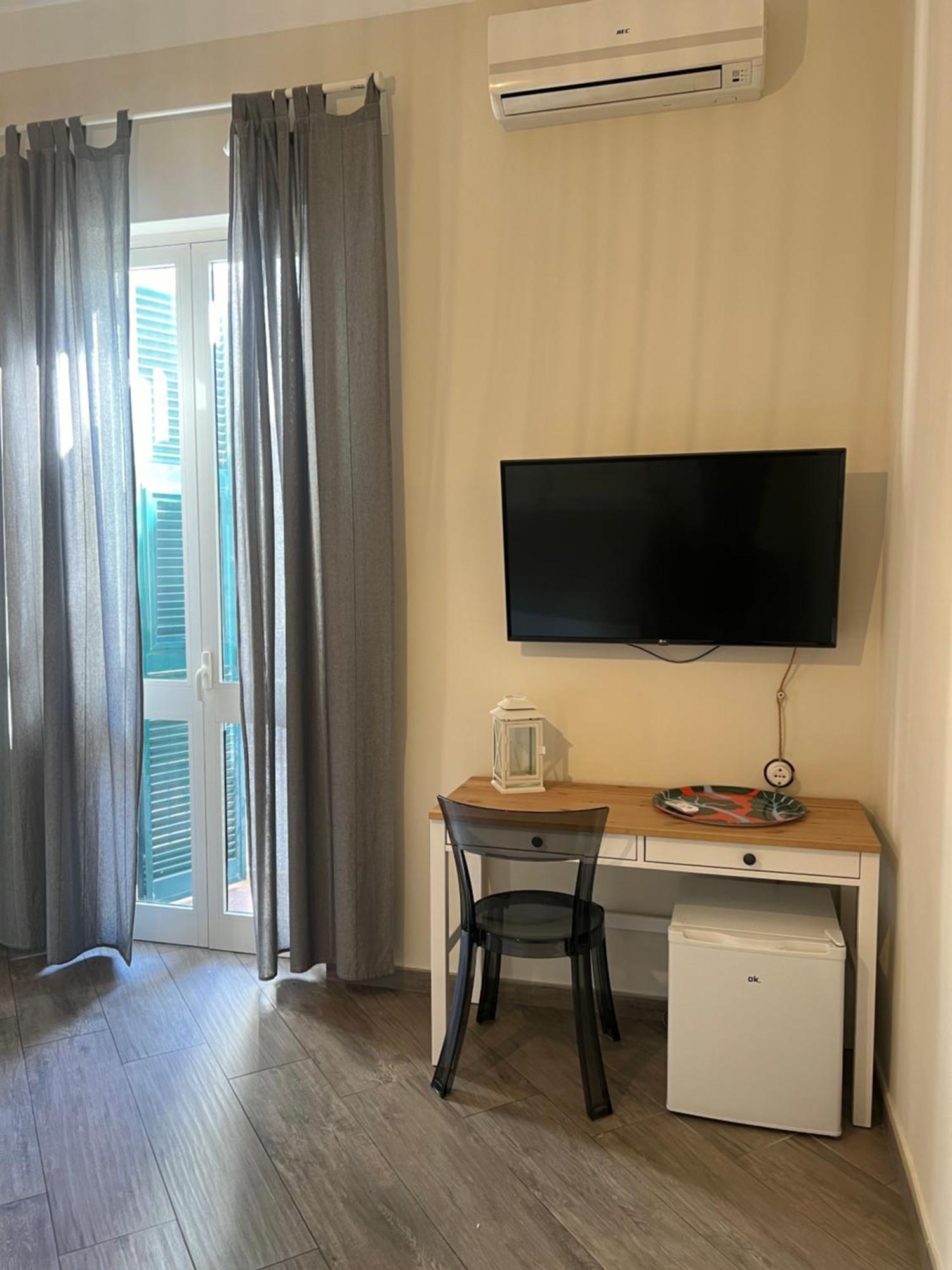 Elena Rooms Taranto Eksteriør billede