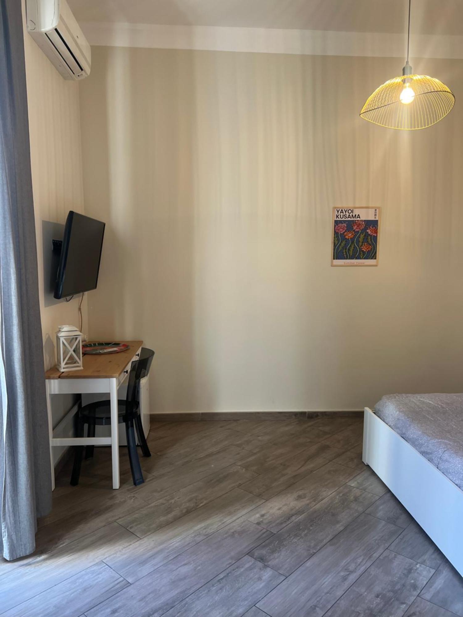 Elena Rooms Taranto Eksteriør billede