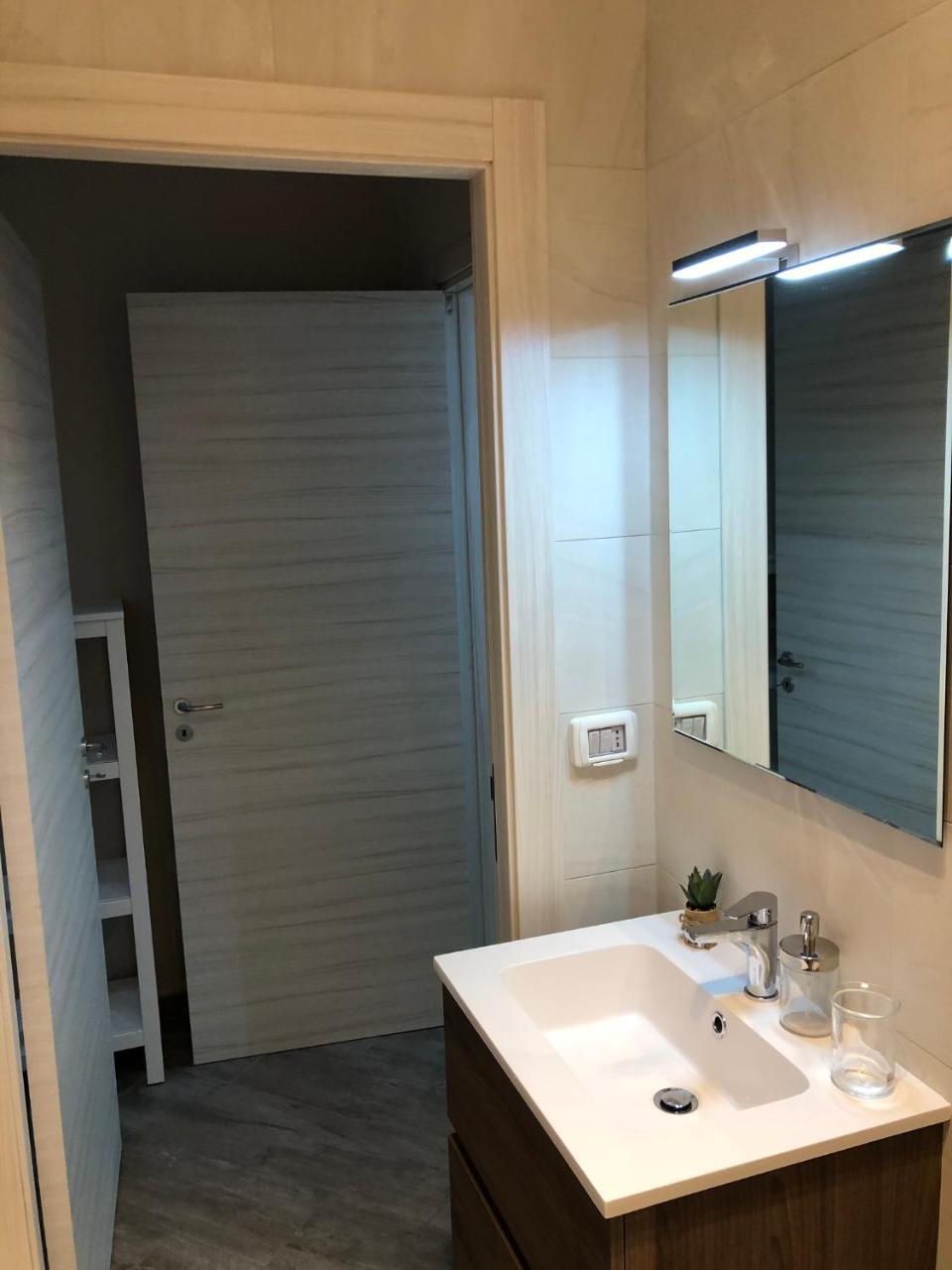 Elena Rooms Taranto Eksteriør billede