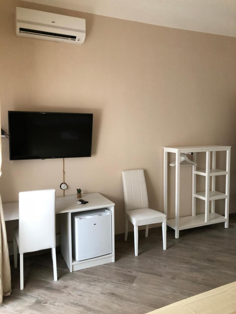Elena Rooms Taranto Eksteriør billede