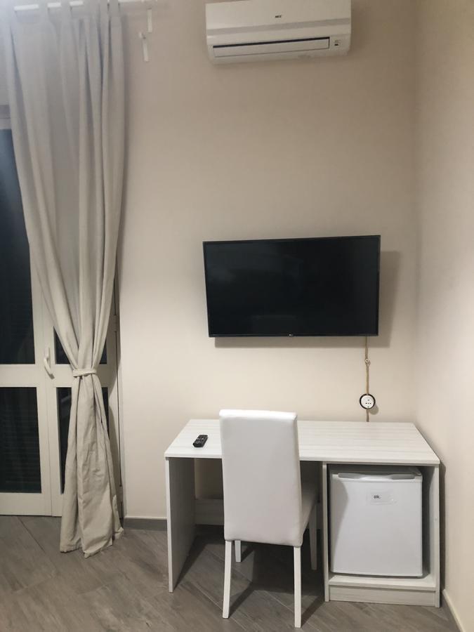 Elena Rooms Taranto Eksteriør billede