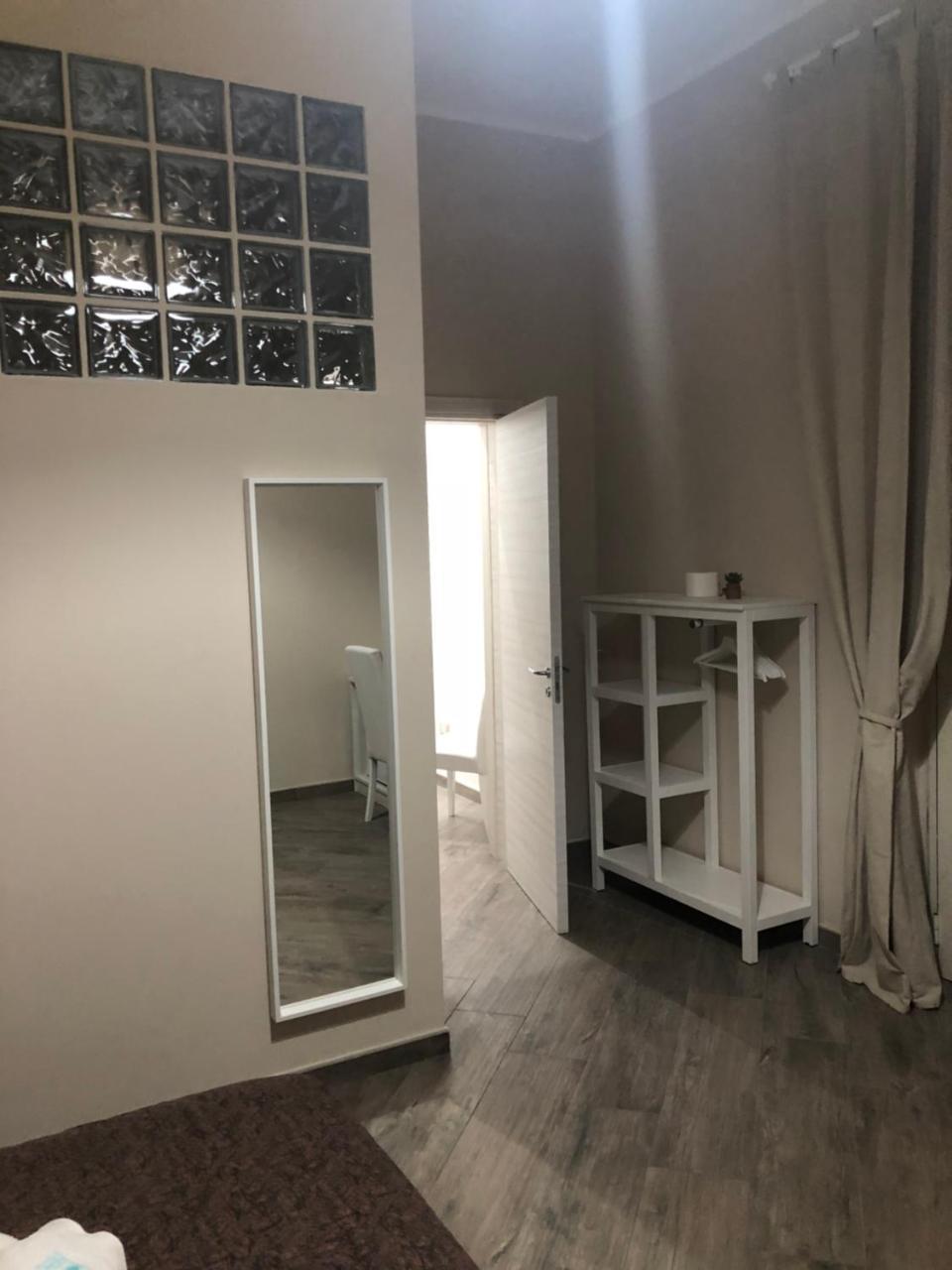 Elena Rooms Taranto Eksteriør billede